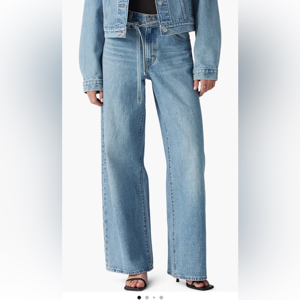 Levi’s XL Straight Leg Jeans in Thanks Friend, 24x31